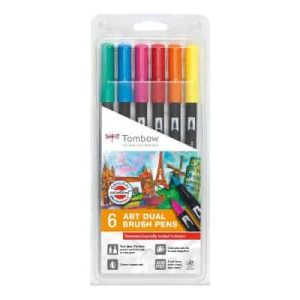 De Tombow Dual Brush Set Pen is een marker met twee punten: de fijne punt kan gebruikt worden voor de dunne lijnen op uw stencil.
